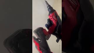 How to use a Drywall Screw Gun/ Screw  Shooter #tips #tricks #carpentry # #shorts