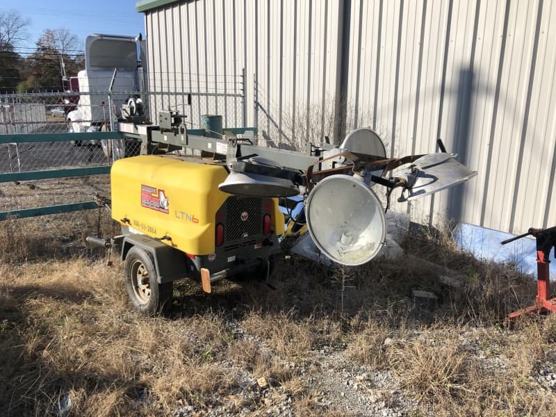 Wacker Neuson 4 bulb towable light tower/Generator