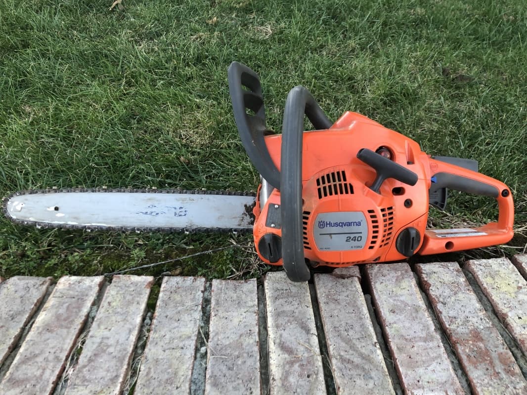 Husqvarna 240 Chainsaw