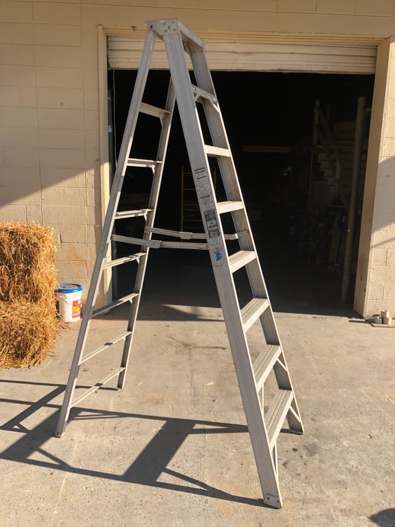 Ladder 8'
