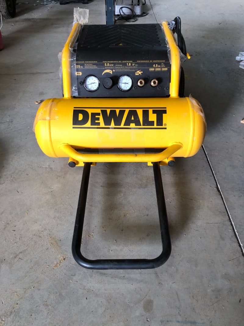 Dewalt 225 PSI Compressor