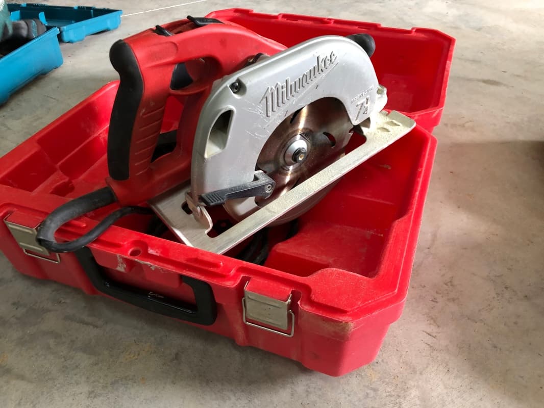Milwaukee Tilt Lock Circular Saw