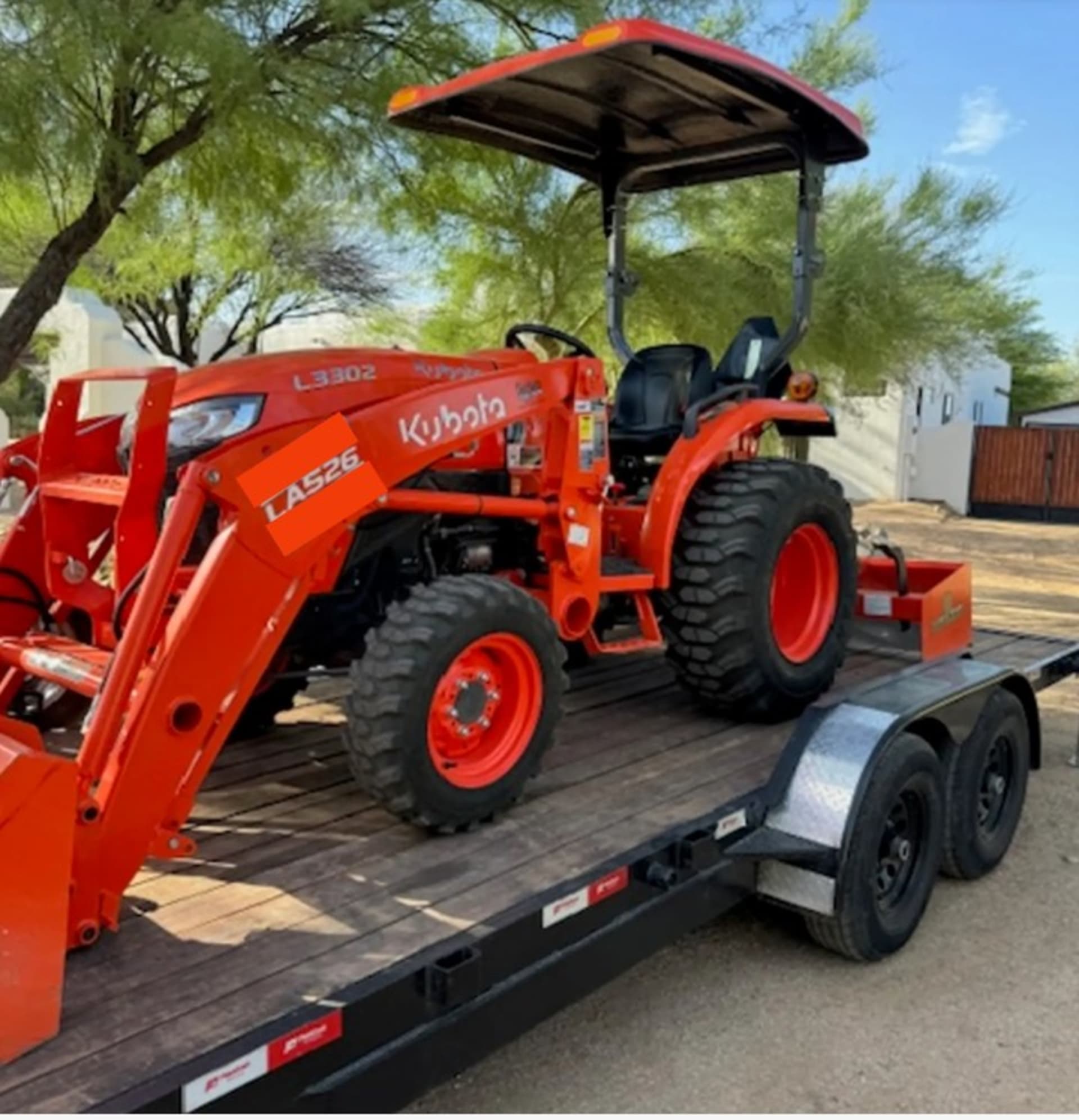 Kubota L3302 Tractor