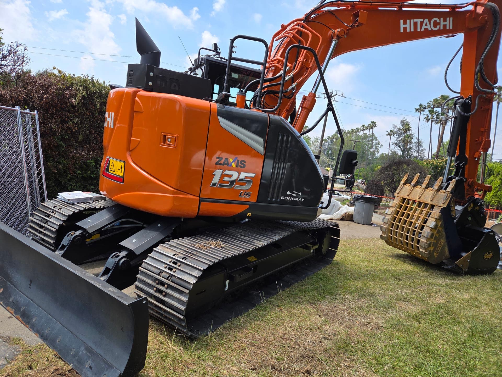 Hitachi 135 Excavator