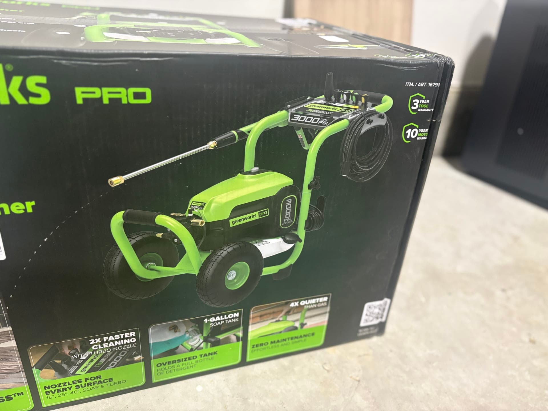 Greenworks 3000 PSI Electric Pressure Washer Combo Kit